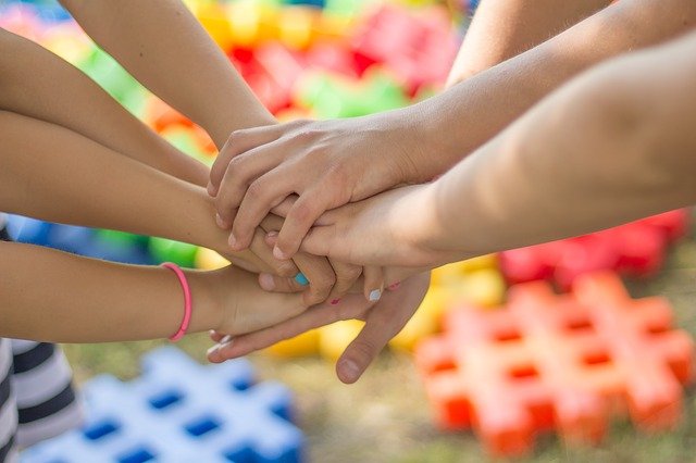 Familieband:  voor elkaar zorgen uit liefde