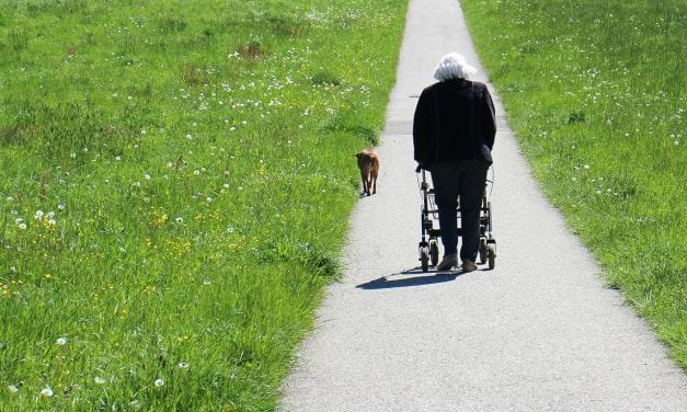 Overbehandeling: Is oudere kwetsbaar of de samenleving?