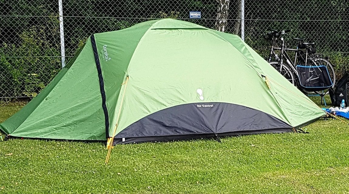 Slapen in lichtgewicht tent: vreselijk…….. leuk!