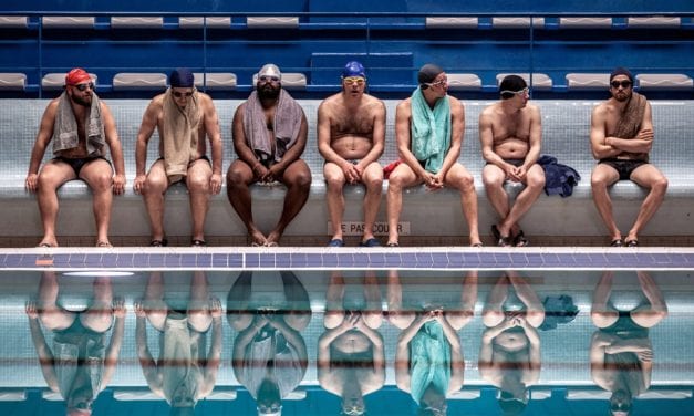 Le Grand Bain, lach en een traan in zwembad