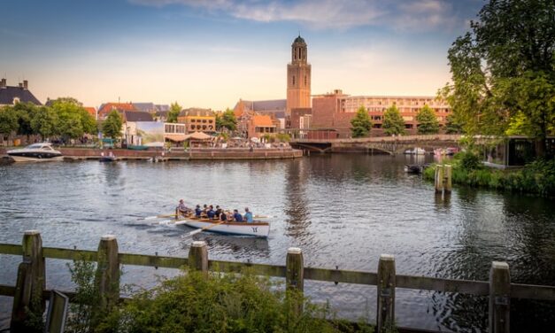 Zwerven door Zwolle op zonnige dag