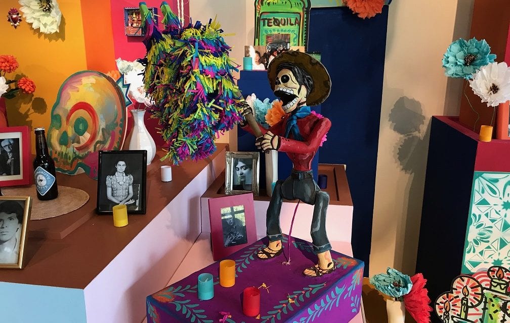 Vier Dia de Muertos en maak kennis met Mexico