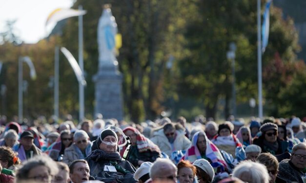 Lourdes, een documentaire over menselijkheid