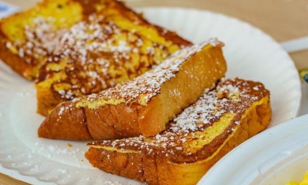 Red oud brood en maak wentelteefjes