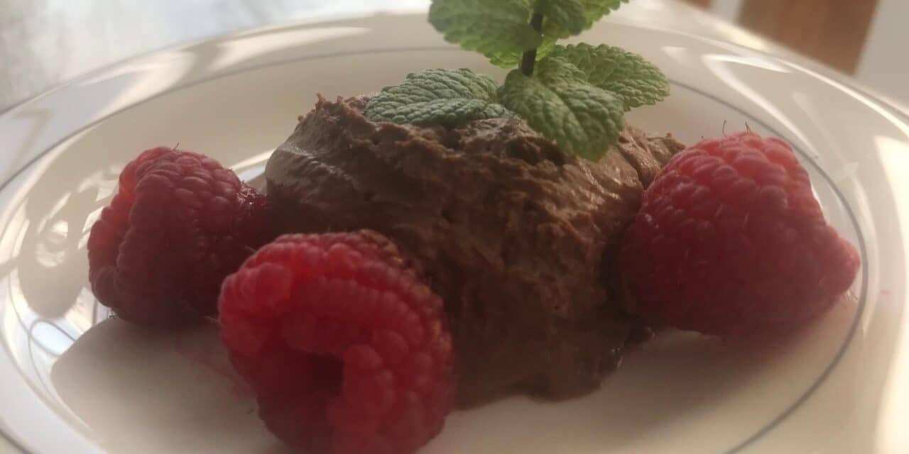 Chocolademousse om je vingers bij af te likken