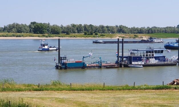 Langs de IJssel, Rijn en Maas door Nederland