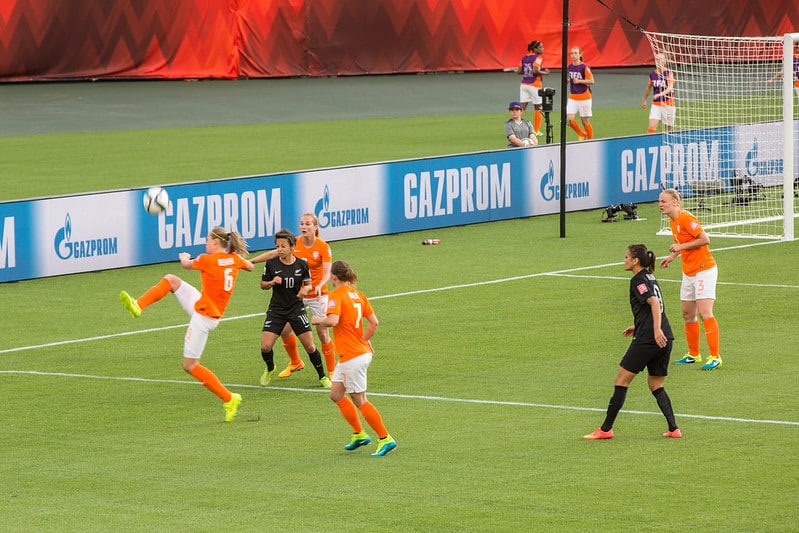 Vrouwenvoetbal niet langs meetlat van mannen