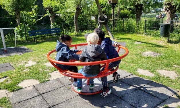 Buiten spelen succes in de strijd tegen schermen